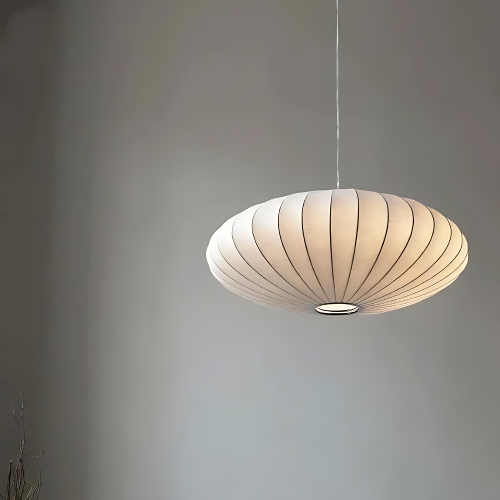 Moderne glaslampe i japansk stil. SIGRID pendel for stilfuld belysning i hjemmet eller over spisebordet.