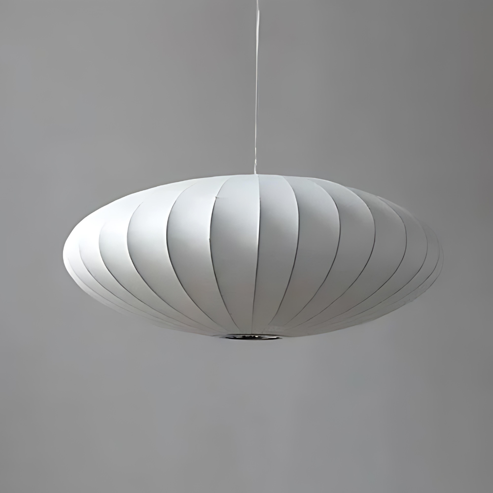 SIGRID glaslampe med minimalistisk design. Flot hængelampe der forbedrer lyset over spisebordet i stuen.