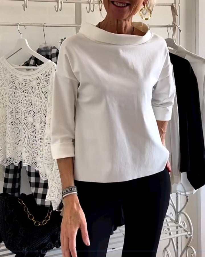 "Elegant Sofia-bluse til kvinder i klassisk sort, frontvisning. Perfekt til både formelle og afslappede lejligheder."