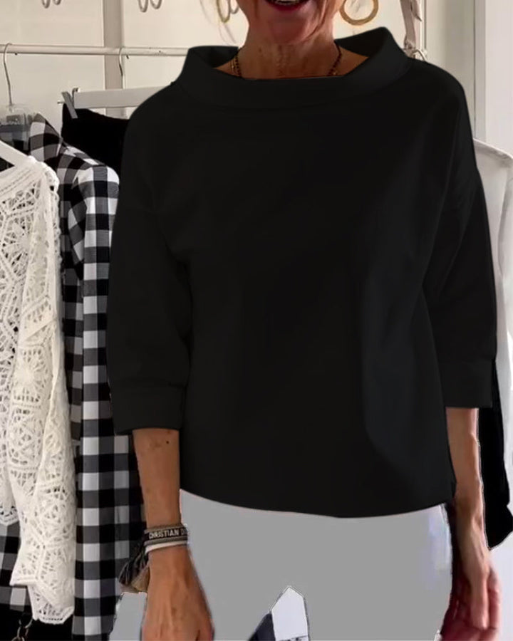 "Elegant Sofia-bluse til kvinder i klassisk sort, frontvisning. Perfekt til både formelle og afslappede lejligheder."