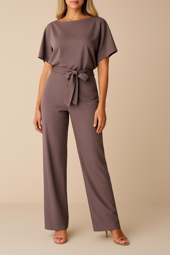 Tidløs stil: Moderne jumpsuit til kvinder, perfekt til en elegant og selvsikker fremtoning.