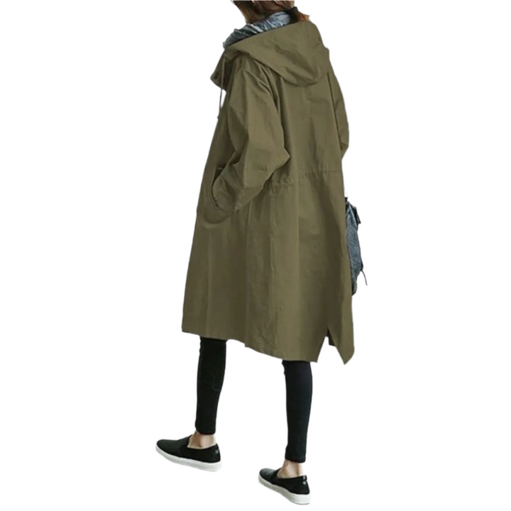 Elegant, vandafvisende trenchcoat til kvinder i klassisk design, med bælte og lommer, velegnet til overgangsvejr.