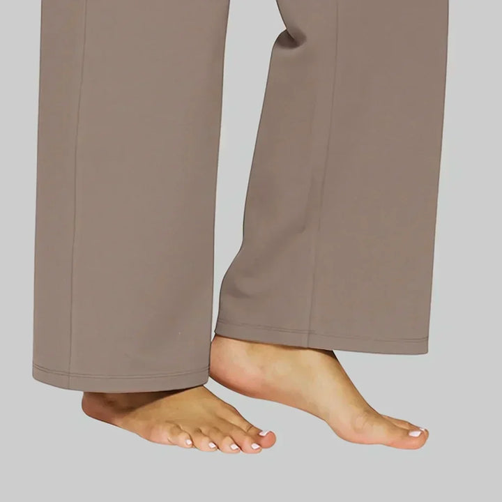 Flatterende dame wide-leg bukser med høj talje, giver stil og komfort hele dagen.