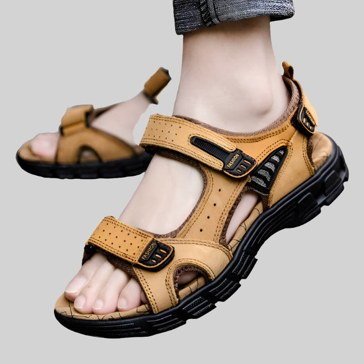 Elijah sandaler i brun med åndbart design og tyk sål for optimal støtte og komfort, ideel til hverdagsbrug.