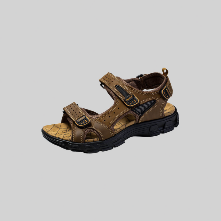 Elijah sandaler i brun med åndbart design og tyk sål for optimal støtte og komfort, ideel til hverdagsbrug.