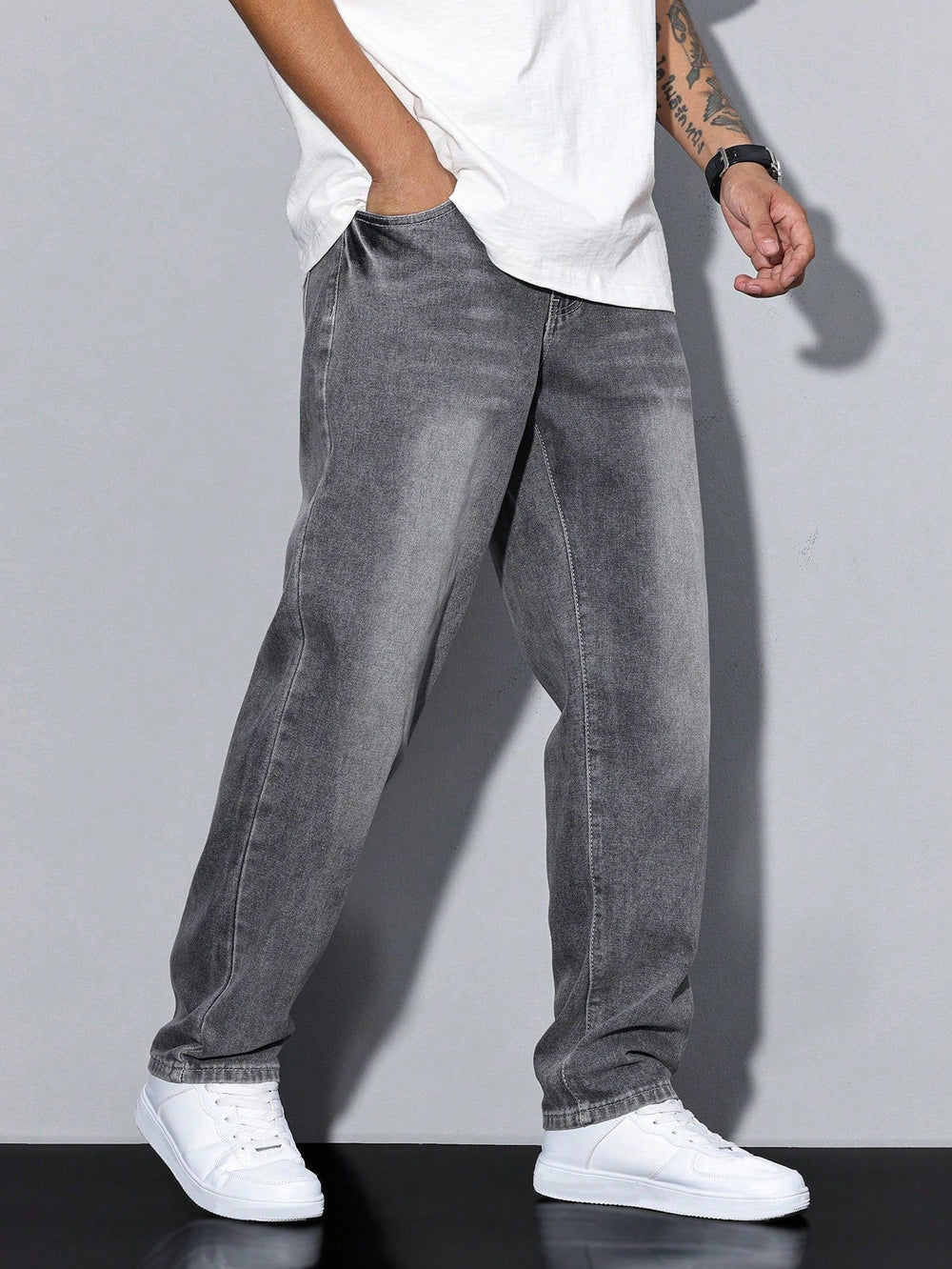 Komfortable herre jeans med løs pasform, perfekte til hverdagsbrug året rundt.