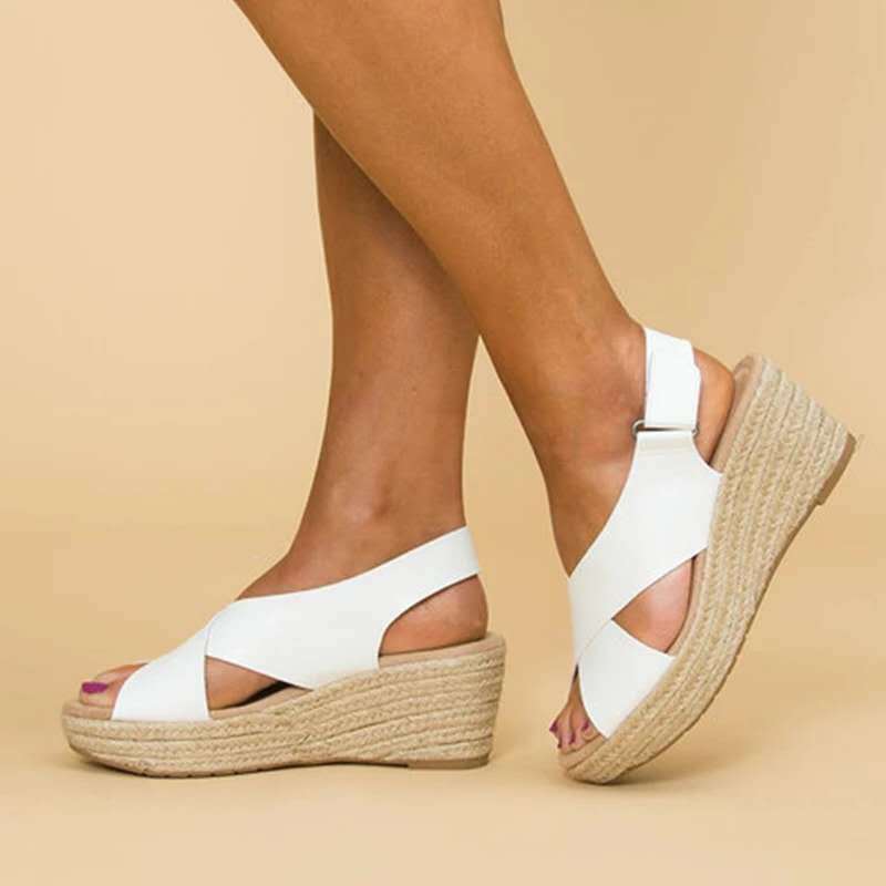 Ergonomiske, komfortable sandaler med støddæmpende indersål og justerbare remme i moderne design til kvinder.