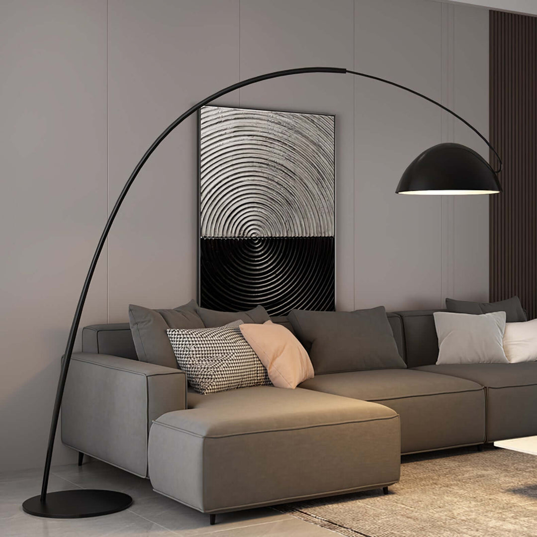 Justerbar bue gulvlampe i metal