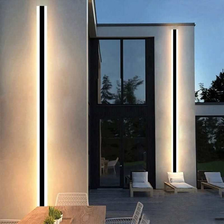 LED Væglampe i Stribet Design