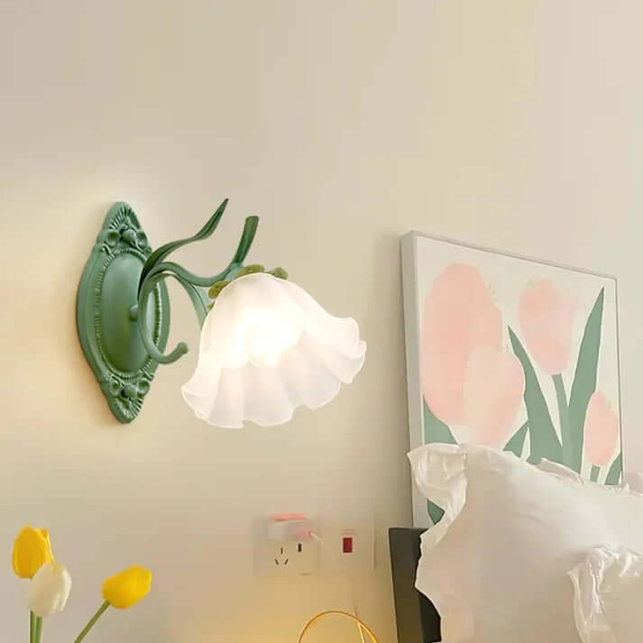 Elegant Blomster Væglampe i Jern & Akryl - 22cm