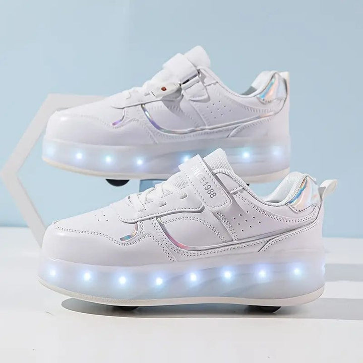 "GlowRush LED rullesko til børn med indtrækkelige hjul; farverige sneakers med skinnende lys til fart og sjov."