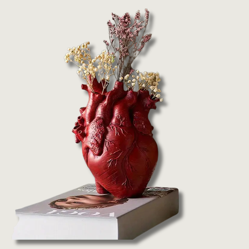 Keramisk hjerte vase. Moderne boligdekoration og stilfuld blomstervase til dit hjem.