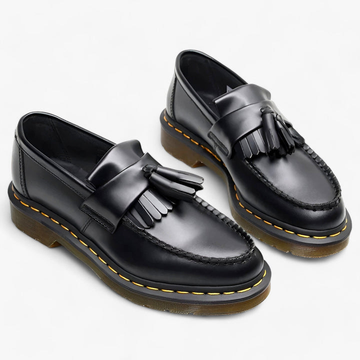 Klassiske herre loafers i brun med kvast, tidløst design og bløde såler, perfekt til både formelle og casual outfits.