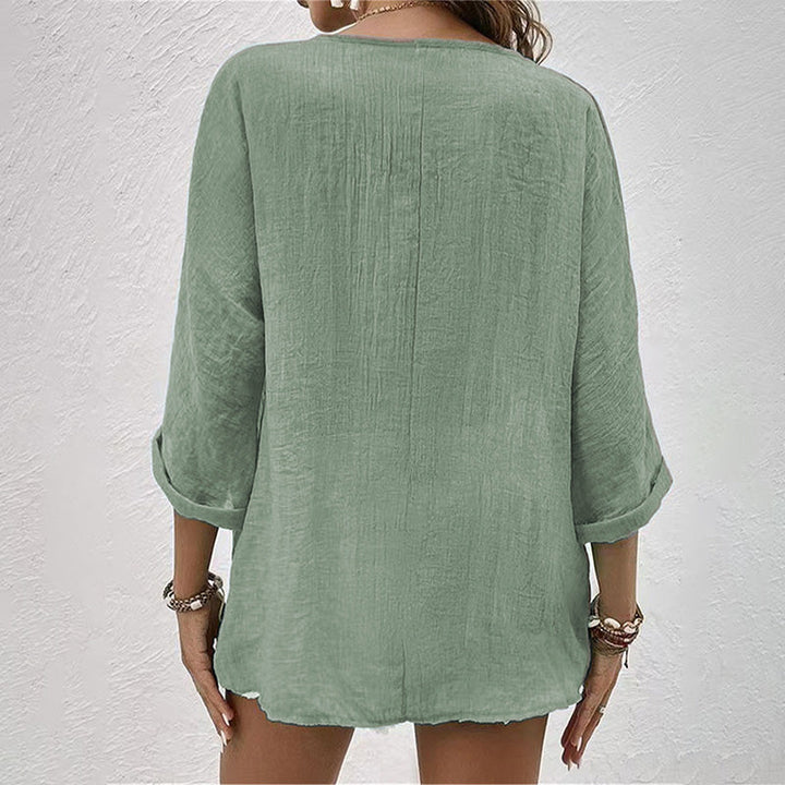 "Komfortabel dame V-hals t-shirt i blød bomuld, vist i blå, grå, grøn, khaki, lilla, rosa nuancer, elegant hverdagstøj"