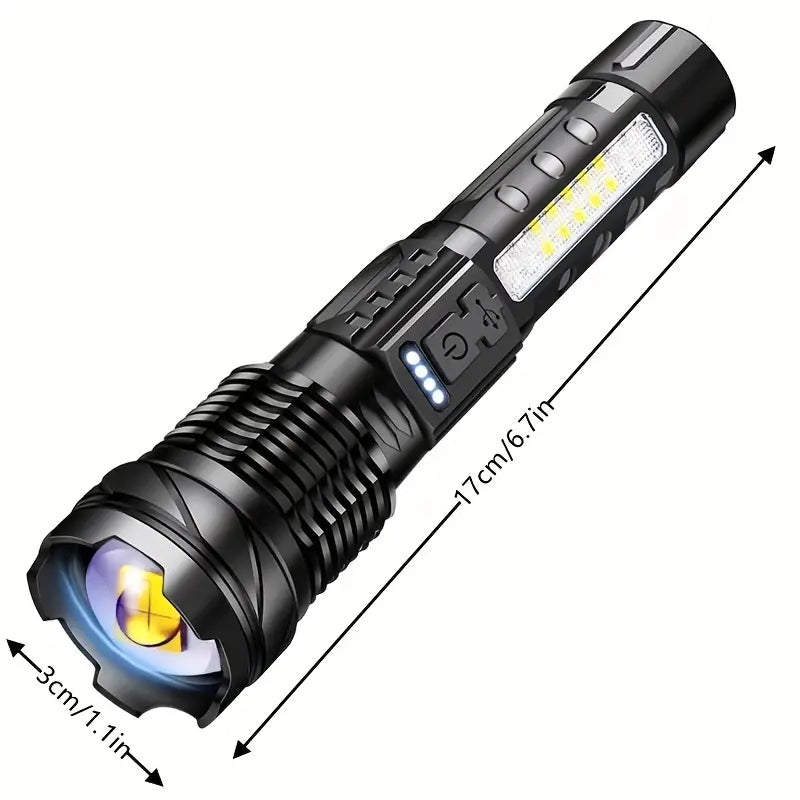 "Kraftfuld LED lommelygte med 5000 lumen, robust design, militærstil og USB-opladelig, perfekt til ekstreme forhold."