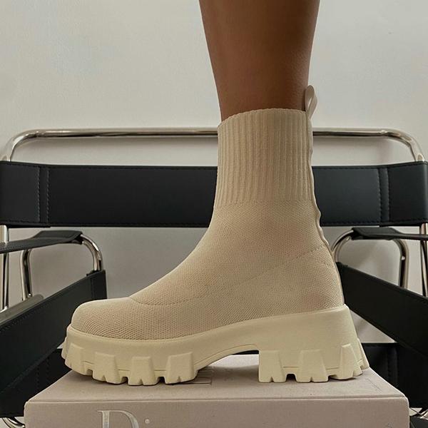 Trendy damestøvler, sorte ankelstøvletter der matcher ethvert outfit, perfekte til modebevidste.
