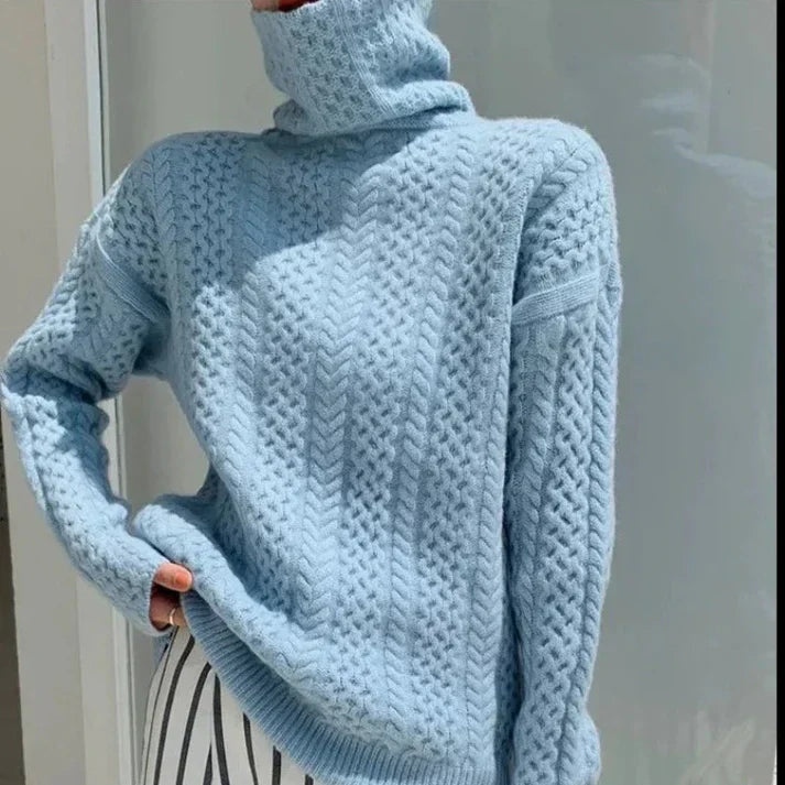 "Kvinder Kashmir rullekravesweater i blå, ekstra blød med elegant rullekrave og tidløst design, perfekt til vinter."