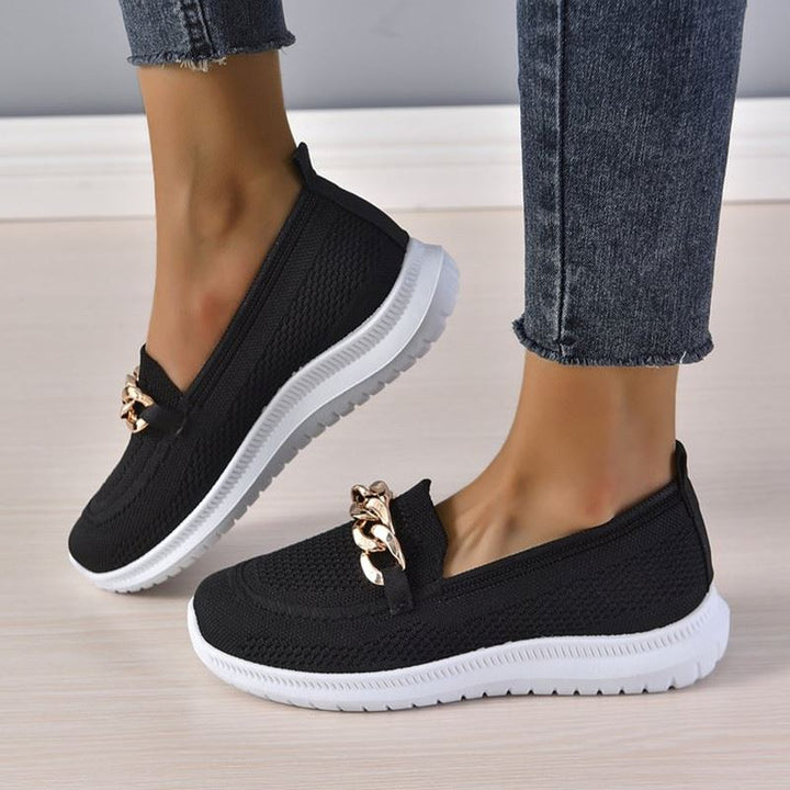 Moderne orthopædiske slip-on sko til kvinder i åndbart materiale for ultimativ komfort.