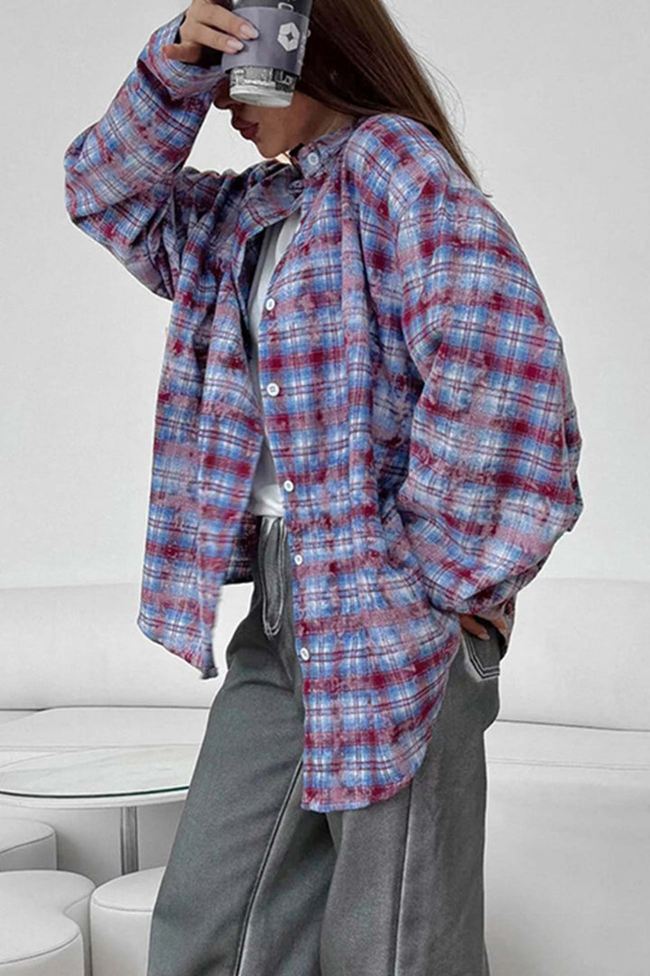 "Kvinders vintage ternet overdimensioneret bluse i blå, grøn og rød, klassisk og elegant design med komfortabel pasform."