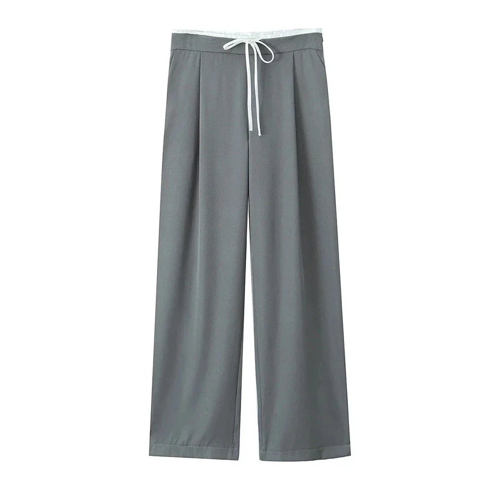 Stilfulde kvindebukser med brede ben. Komfortabelt design i polyester til moderne, afslappet hverdag.
