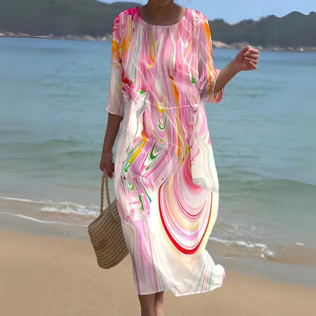 Elegant blomstret midi kjole med 3/4 ærmer og rund hals, perfekt til forår og sommer, alsidigt og feminint design.