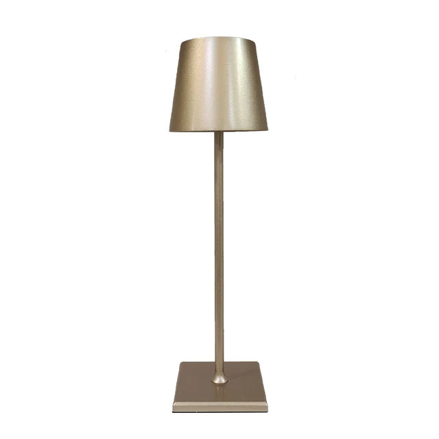 Luksuriøs trådløs bordlampe i moderne design, touch-styring og aluminium. Ideel til indendørs og udendørs brug.