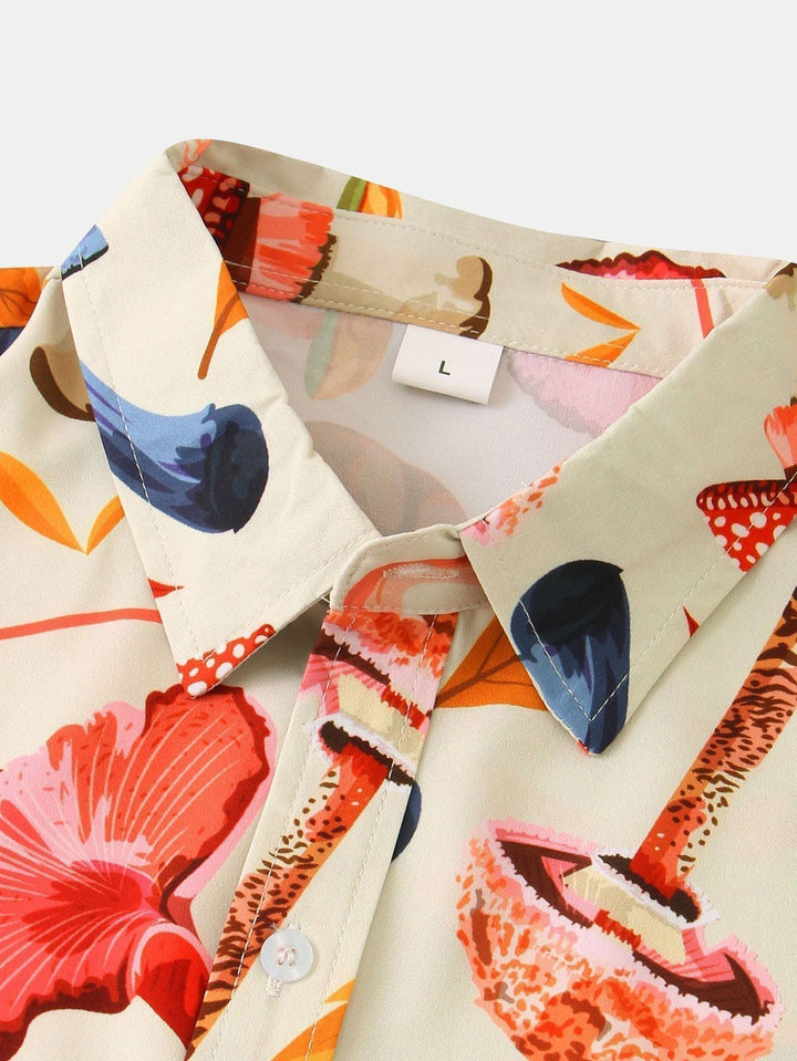 Beige mænds kortærmet skjorte med unikt all-over print, ideel til en moderne og komfortabel sommerstil.