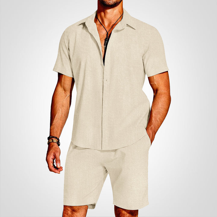 Letvægts åndbart sommer sæt til mænd. Skjorte & shorts for maksimal komfort i sommervarmen.