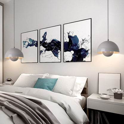 "Moderne hvid flowerpot loftslampe med skandinavisk design, justerbar højde og LED, hængende fra loftet i et stilfuldt hjem."