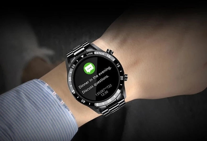 "Moderne smartwatch med rund skærm, stilfuldt og multifunktionelt, perfekt til både kontorbrug og sport, IP67 vandtæt."