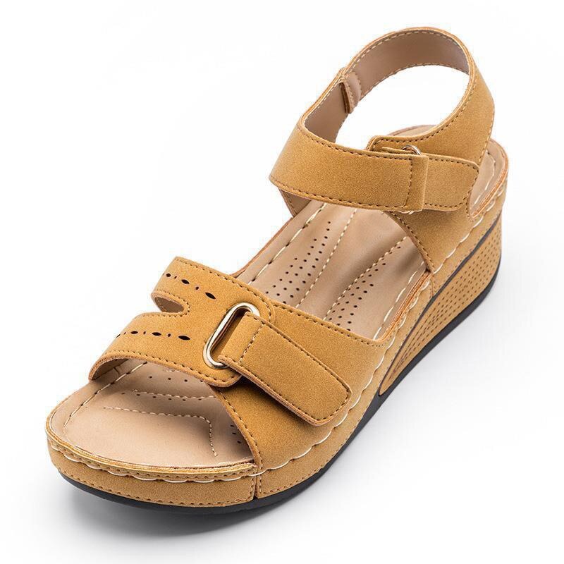 Ortopædiske dame sandaler med justerbare remme og polstret indersål. Stilfuldt design i lyse toner for optimal komfort.