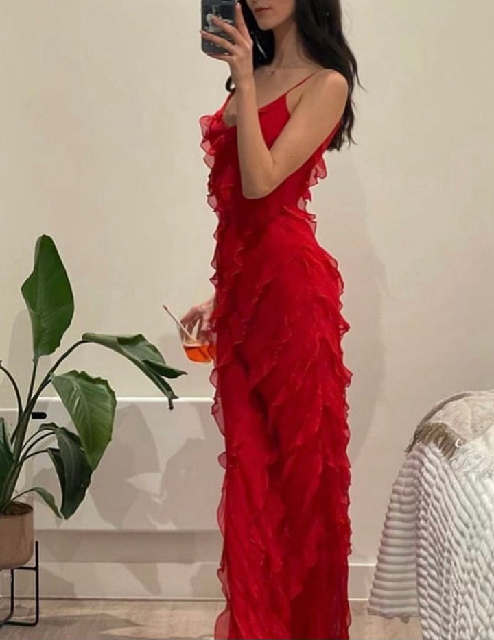 Lang flæsekjole, romantisk og elegant. Perfekt damekjole med smukke flæser til alle lejligheder.