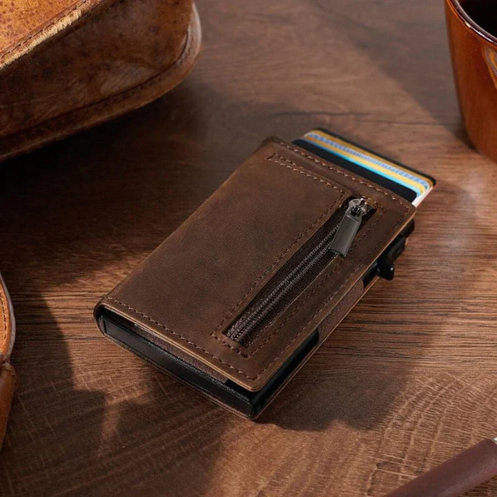 "Slank RFID-pung i carbon-sort med avanceret NFC-blokering, slank, holdbar, sikker til daglig brug og stilfuld accessory."