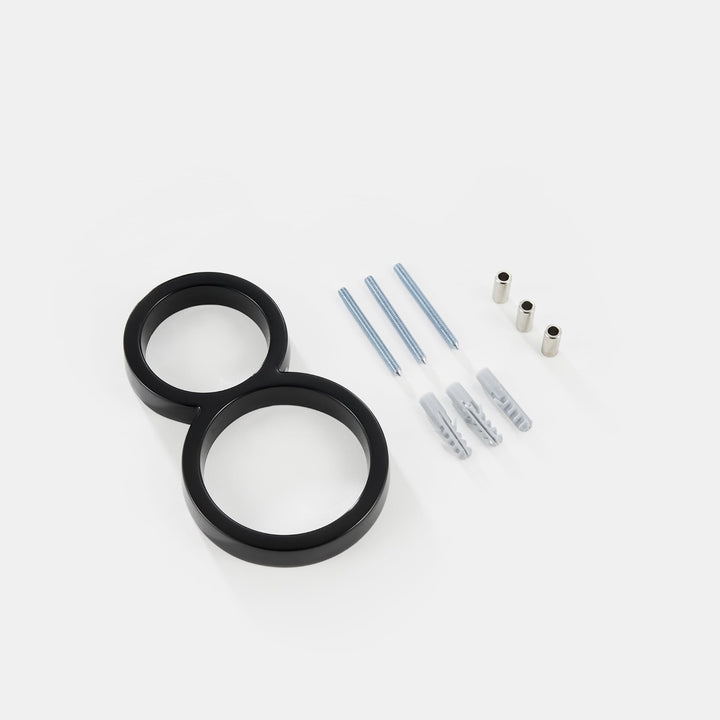 Minimalistisk sort husnummer design. Tilføjer et moderne og eksklusivt udtryk til indkørslen.