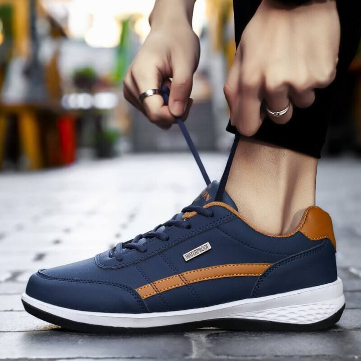 Sporty herresneakers med skridsikker sål, stødabsorbering og stilfuldt design til daglig brug og sport.