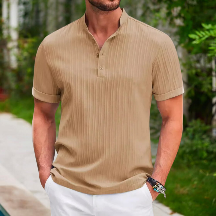 "Stilfuld khaki poloshirt til mænd, raffineret design, perfekt pasform, let og åndbart materiale"