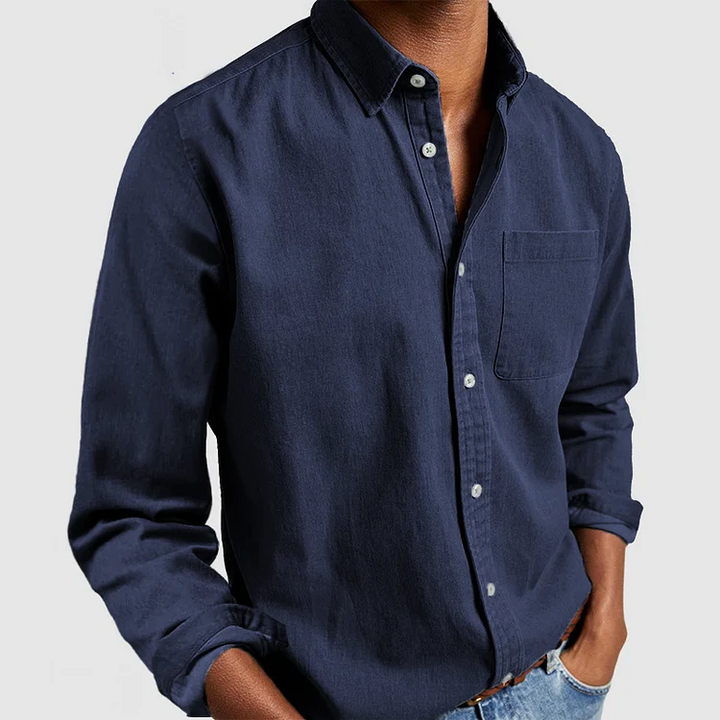 Mænds klassiske button-down skjorte, perfekt til formelle lejligheder.