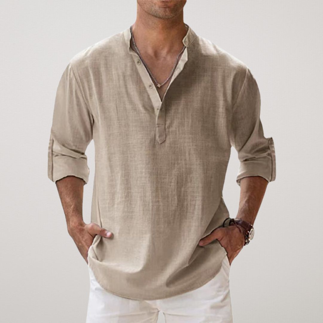 Mænds stilfulde Henley skjorte med knaplukning, designet for en slank pasform og moderne komfort.