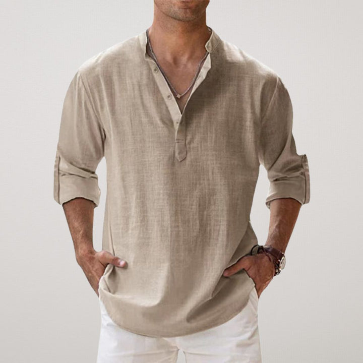 Mænds stilfulde Henley skjorte med knaplukning, designet for en slank pasform og moderne komfort.