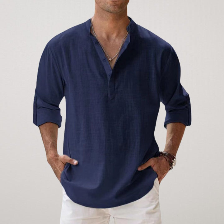 Mænds stilfulde Henley skjorte med knaplukning, designet for en slank pasform og moderne komfort.