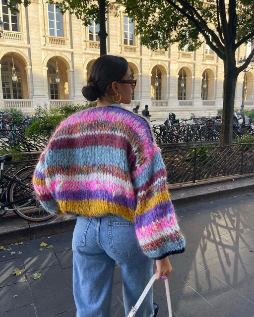 Trendy stribet sweater for kvinder med unikke puffærmer, alsidig og komfortabel