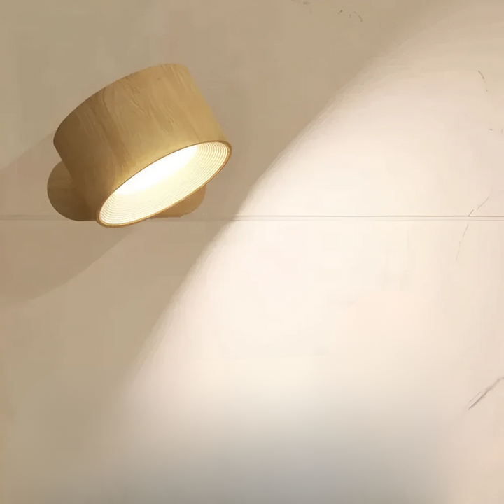 Moderne trådløs LED væglampe, genopladelig med både berøring og fjernbetjening. Stilren aluminiumsbelysning.