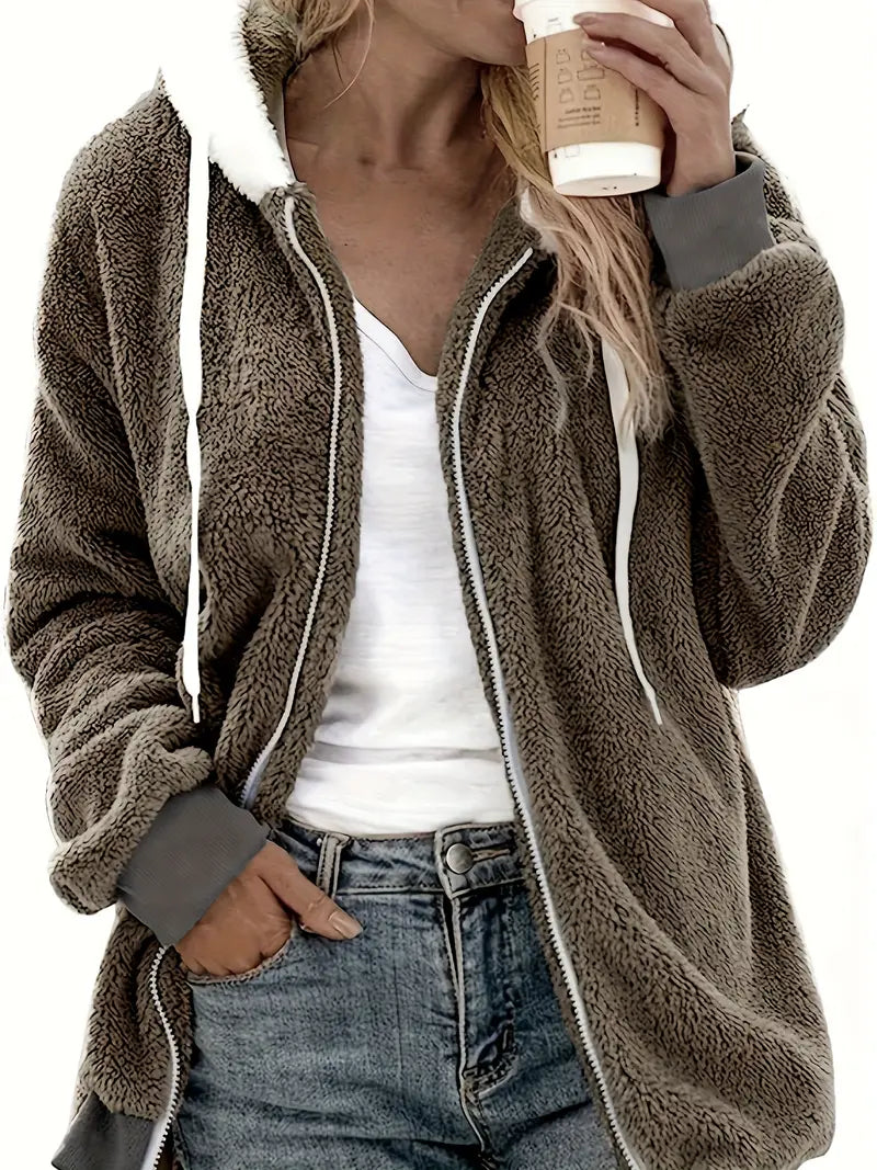 Dame fleecejakke i khakifarvet teddyfleece med oversized pasform, perfekt til afslappet stil.