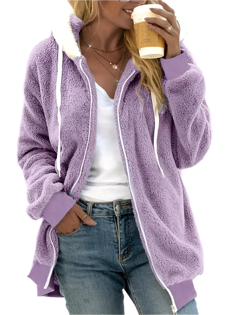 Dame fleecejakke i khakifarvet teddyfleece med oversized pasform, perfekt til afslappet stil.