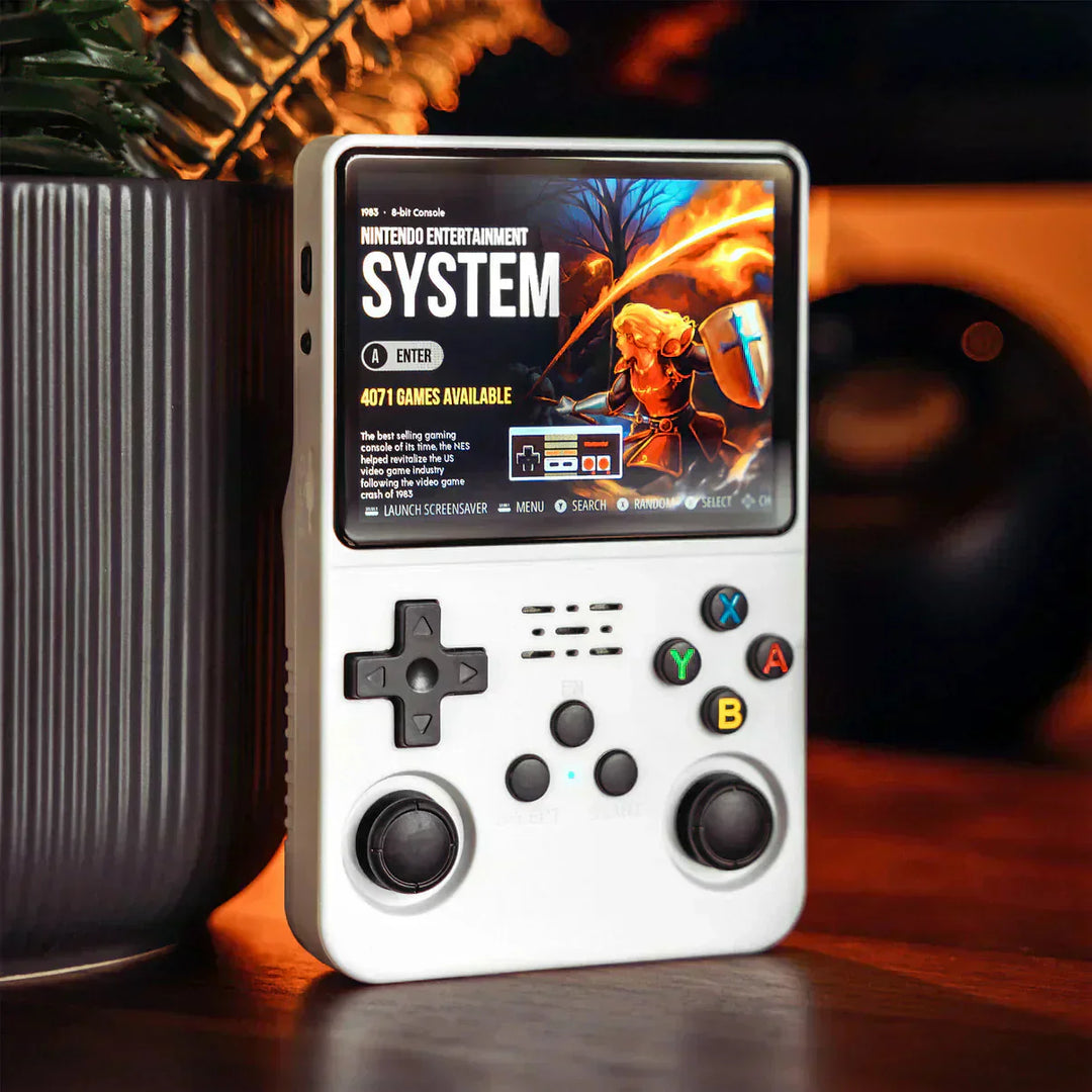 Retro spilkonsol viser skærm med et klassisk videospil i skarp HD kvalitet. Nostalgisk gaming.