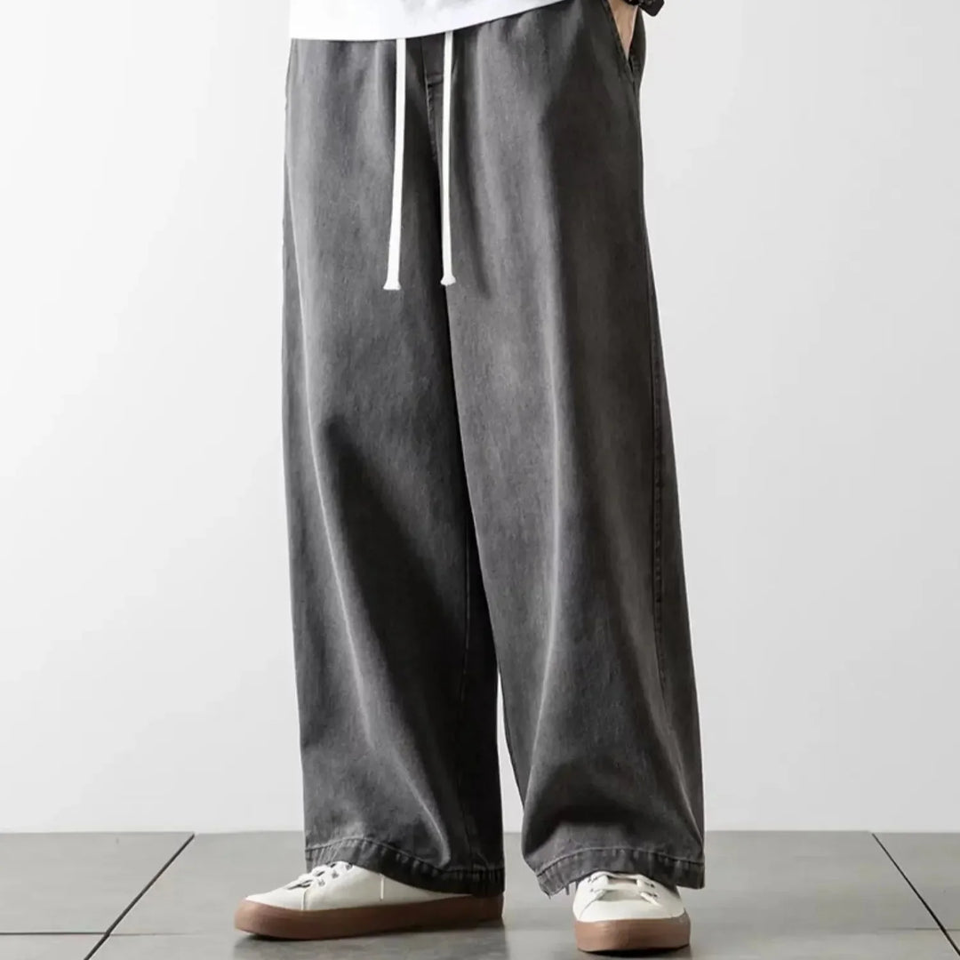 Stilfulde unisex baggy jeans med elastisk talje. Perfekte til moderne, afslappet hverdagsmode.
