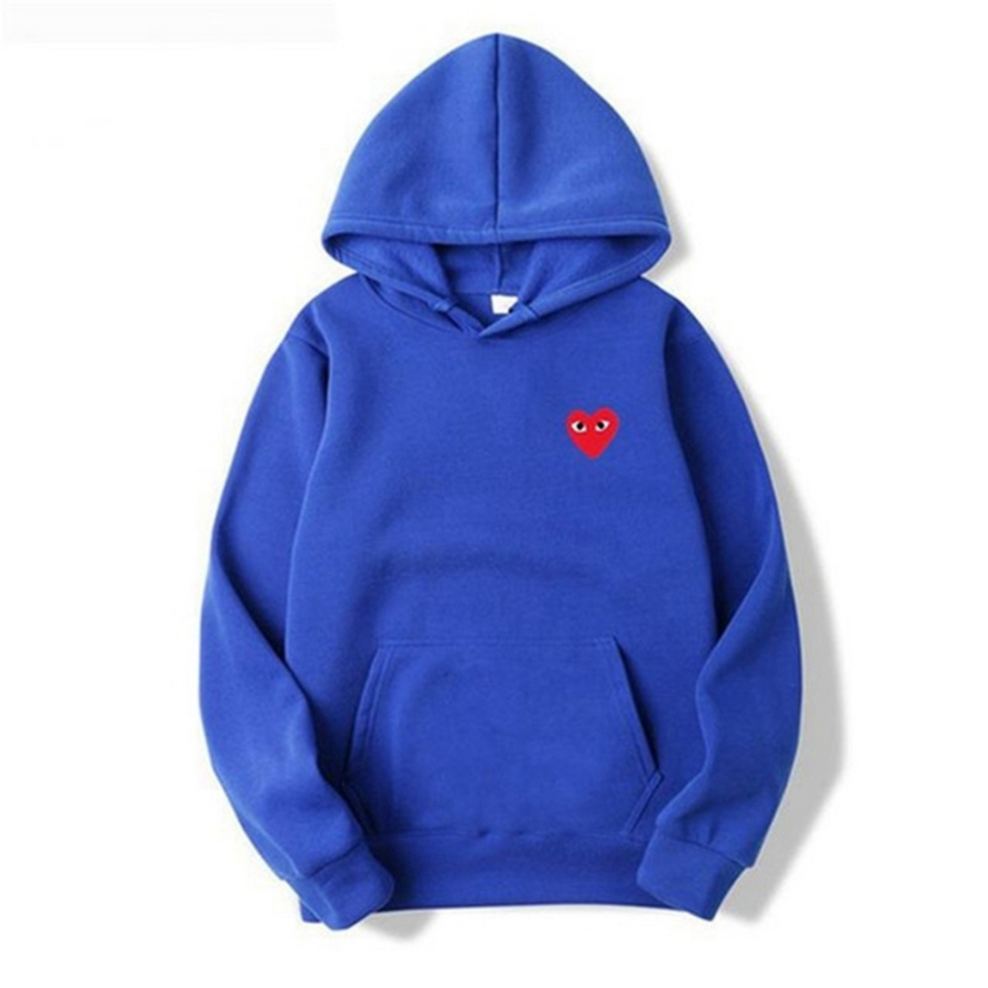 Trendy unisex hættetrøje med hjerte detalje. En komfortabel overdel, perfekt til moderne streetwear og afslappet mode.