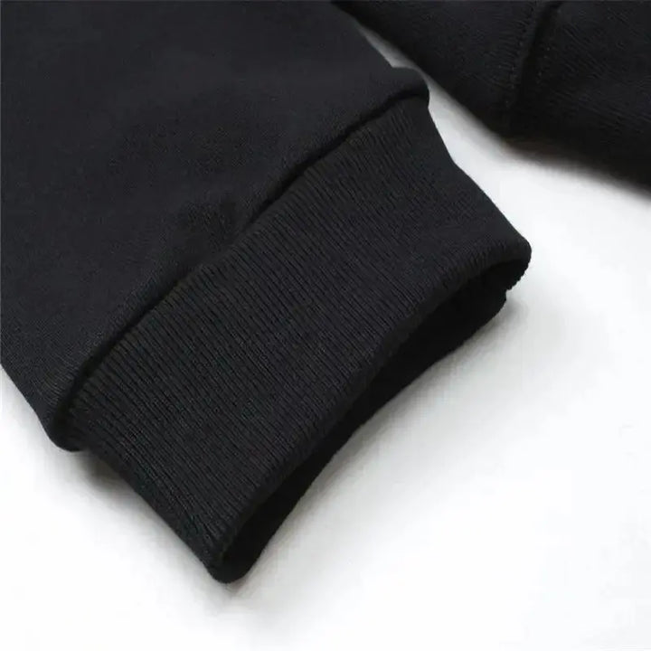 Stilfuld unisex sweatshirt, der tilbyder ultimativ komfort. Ideel som varm hættetrøje til afslappet streetwear.