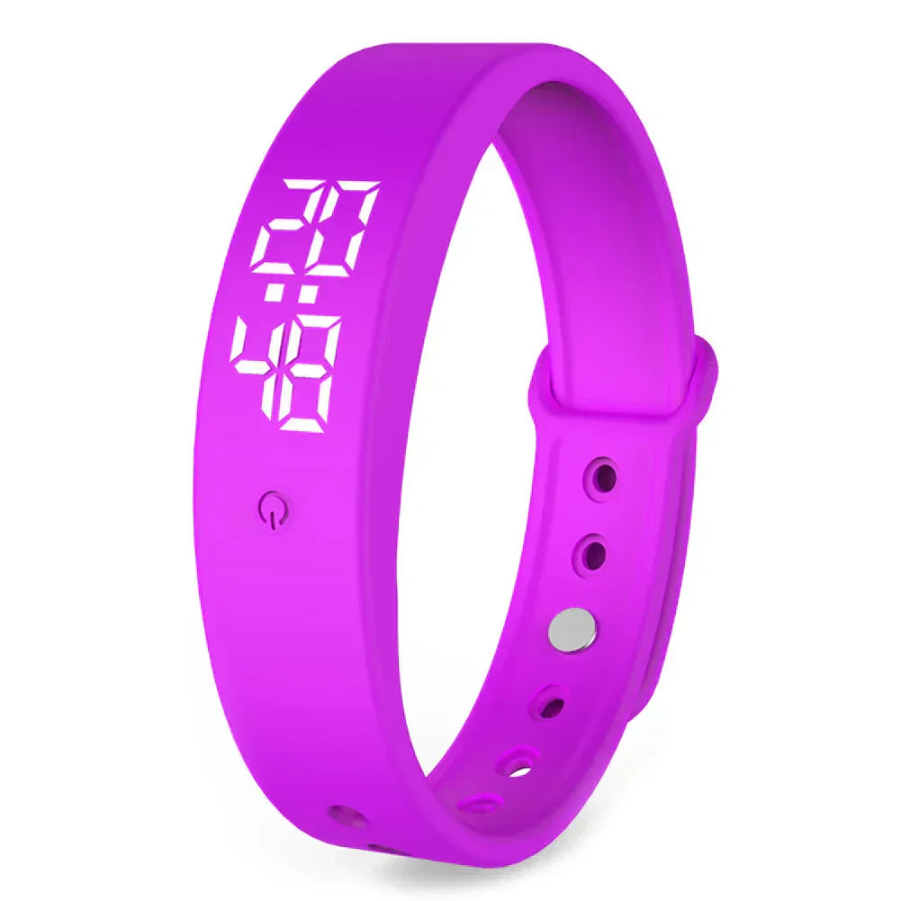 Stilrent unisex smartwatch med diskret vibrationsalarm og robust vandafvisende ydre.