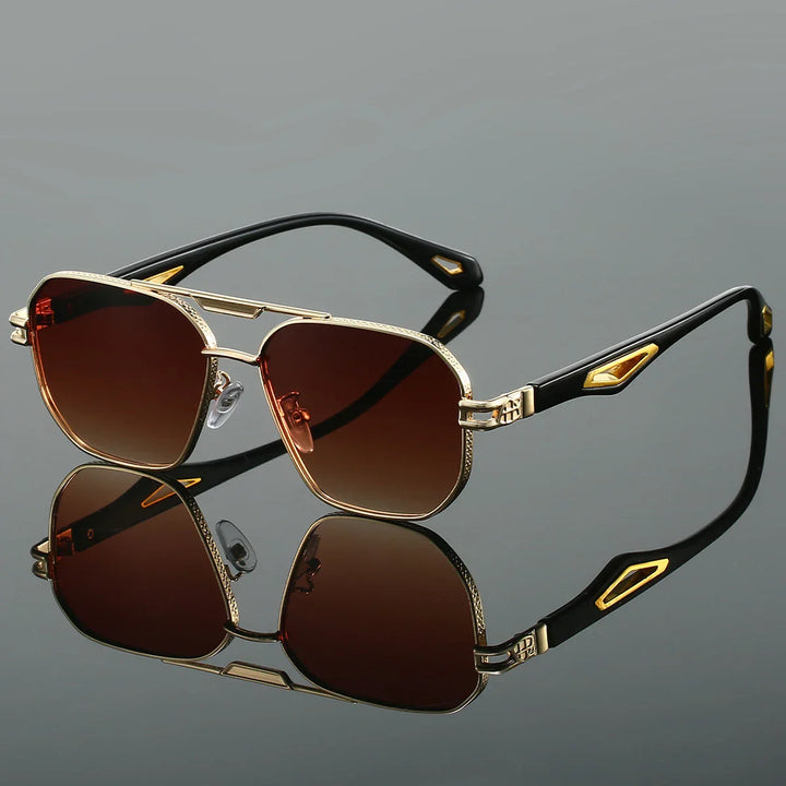 Komplet billede af de alsidige unisex solbriller med UV400, anti-refleks glas & stilrent metalstel.